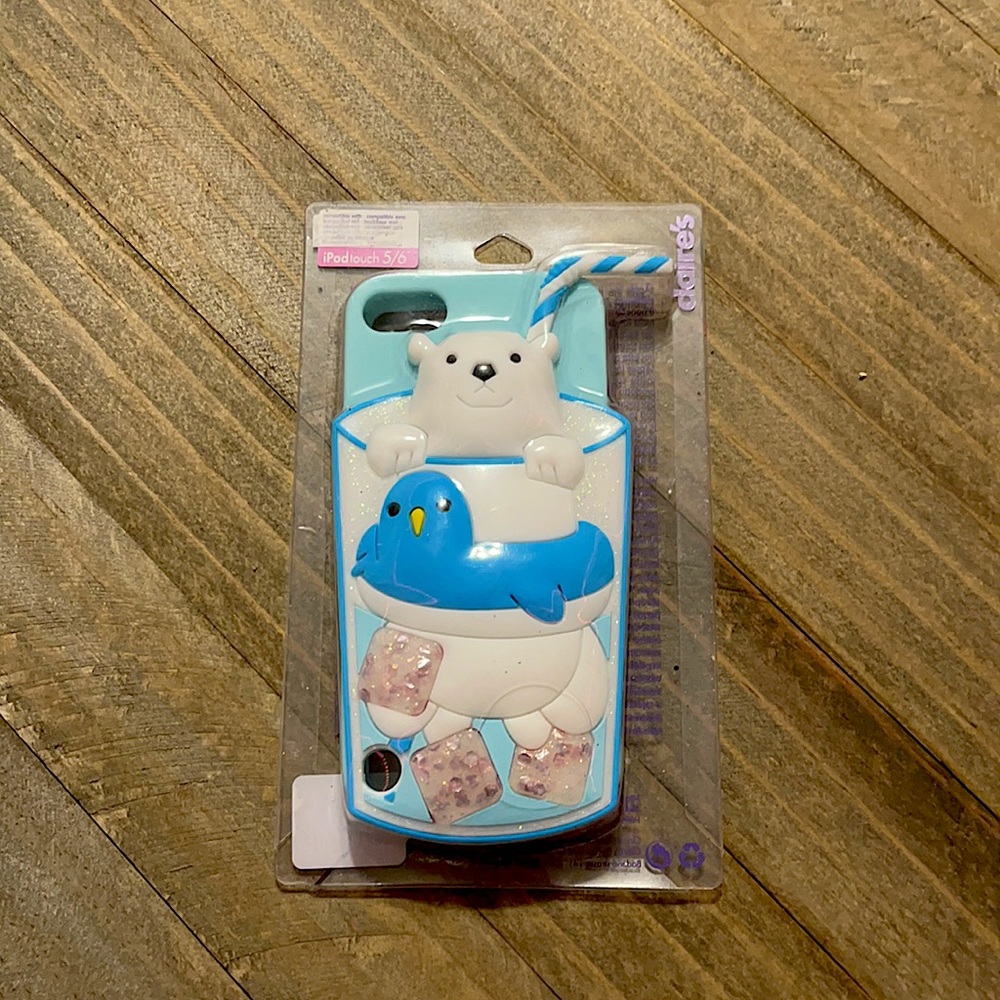 NWT! iPod touch 5/6 Case.